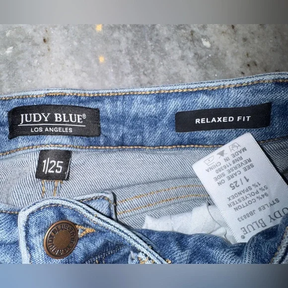 Judy Blue 1/25 Distressed High Waist Relaxed Skinny Jeans - Picture 4 of 6